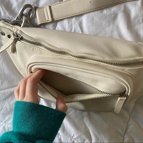 Bershka White Belt Bag - Picture 9 of 11